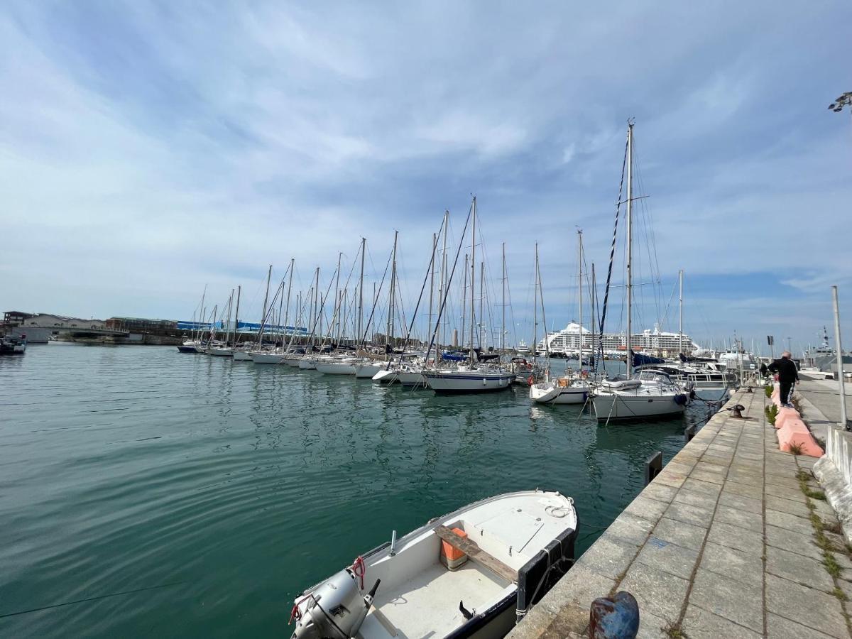 Kasia Porta Sul Mare Di Livorno Free Parking מראה חיצוני תמונה