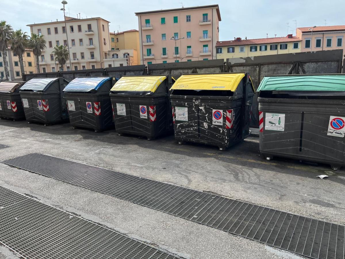 Kasia Porta Sul Mare Di Livorno Free Parking מראה חיצוני תמונה